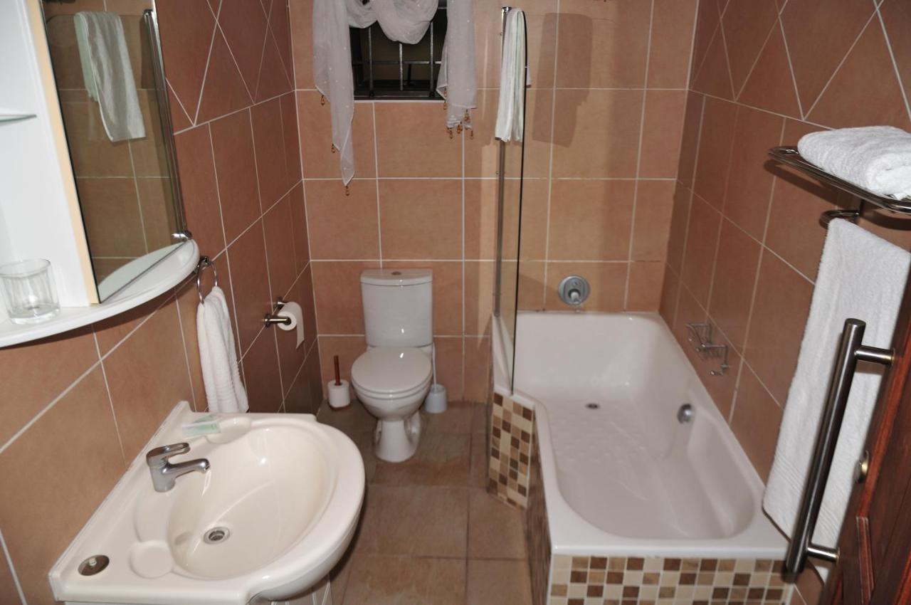 Mi Casa Guest House Uitenhage エクステリア 写真