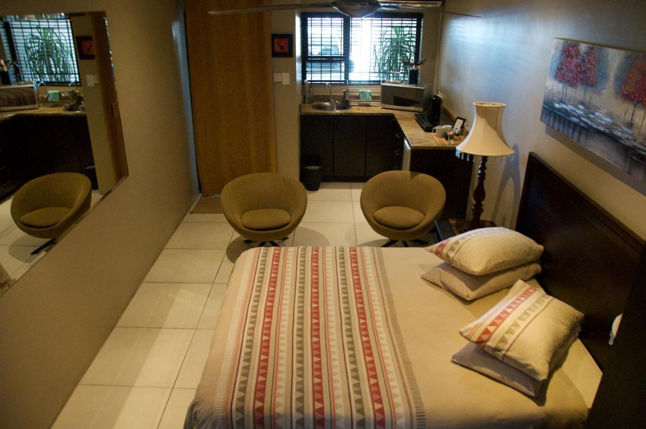 Mi Casa Guest House Uitenhage エクステリア 写真