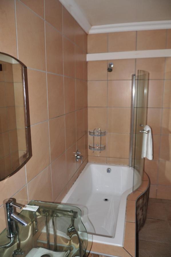 Mi Casa Guest House Uitenhage エクステリア 写真