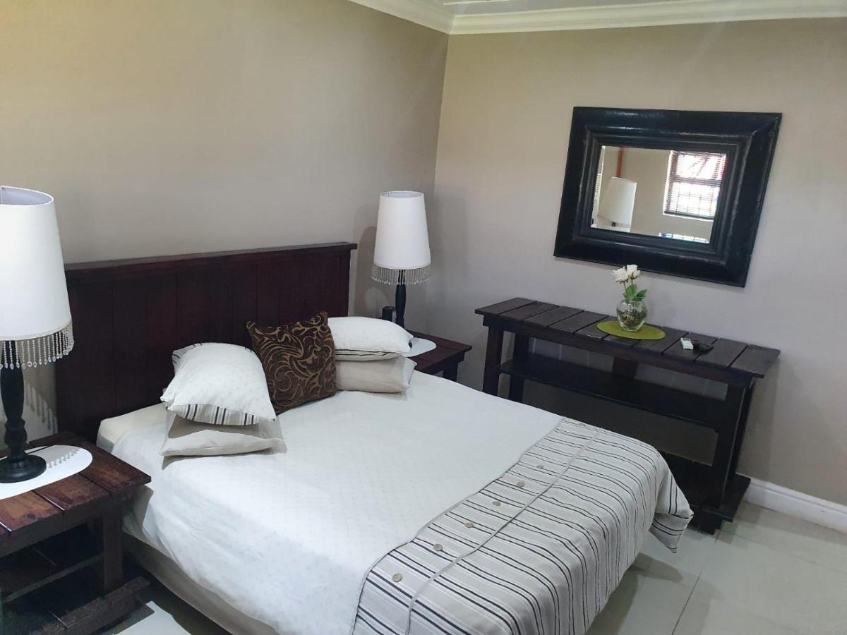 Mi Casa Guest House Uitenhage エクステリア 写真