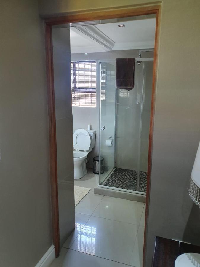 Mi Casa Guest House Uitenhage エクステリア 写真