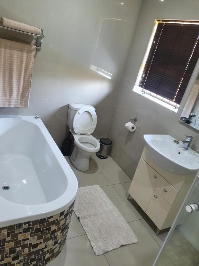 Mi Casa Guest House Uitenhage エクステリア 写真